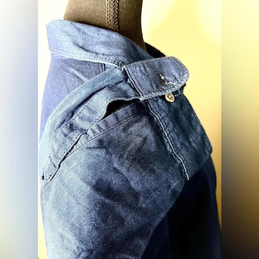 👖Old Navy Classic Denim Style Shirt, dark navy, metal button down, cuffs 💙 - Picture 7 of 9